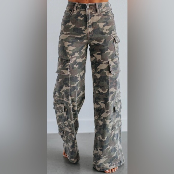 Nori Hidden Camouflage Wide Leg Pants - Picture 3 of 5